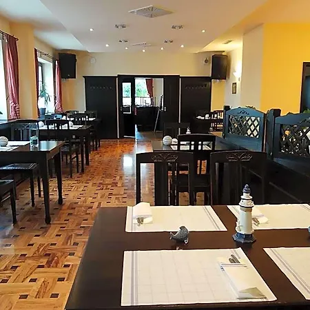 Weisses Ross Hotel 3*